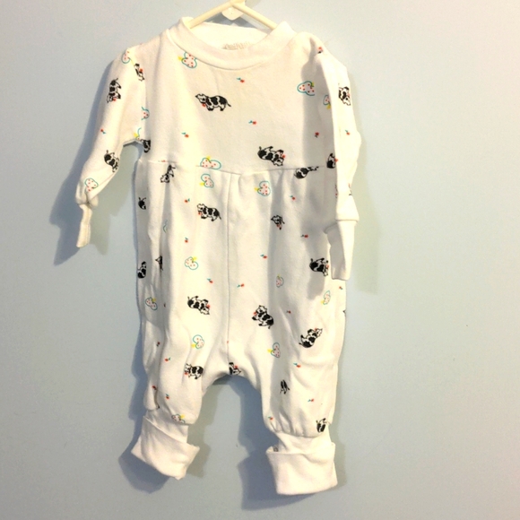 🤗 Jammies or Outfit 🤗 - Picture 1 of 11